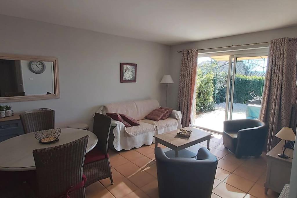 Bastidon Plein Sud 3*, Promo Fin D'été à Gordes. Casa vacanze